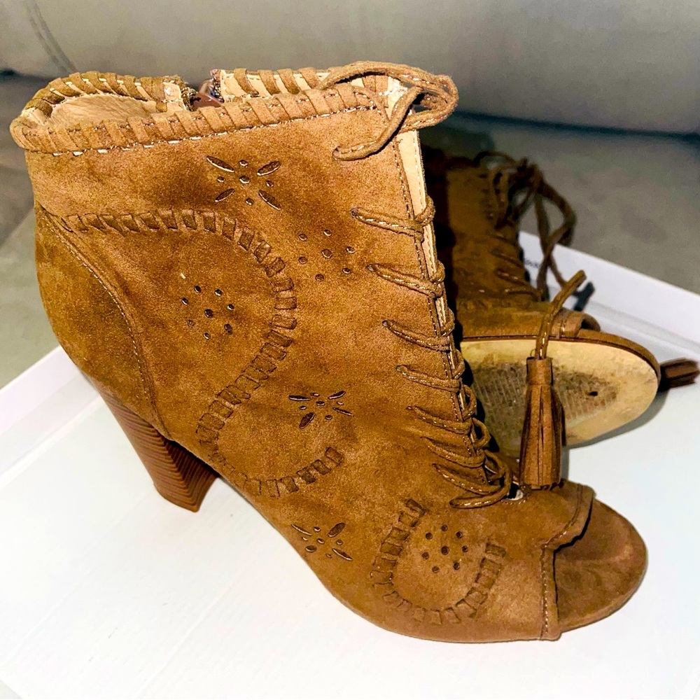 GARANIA, OPEN TIE HEEL BOOTIE